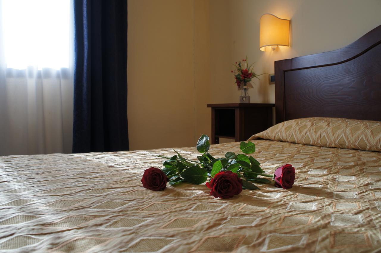 Hotel Albatros Calenzano Buitenkant foto