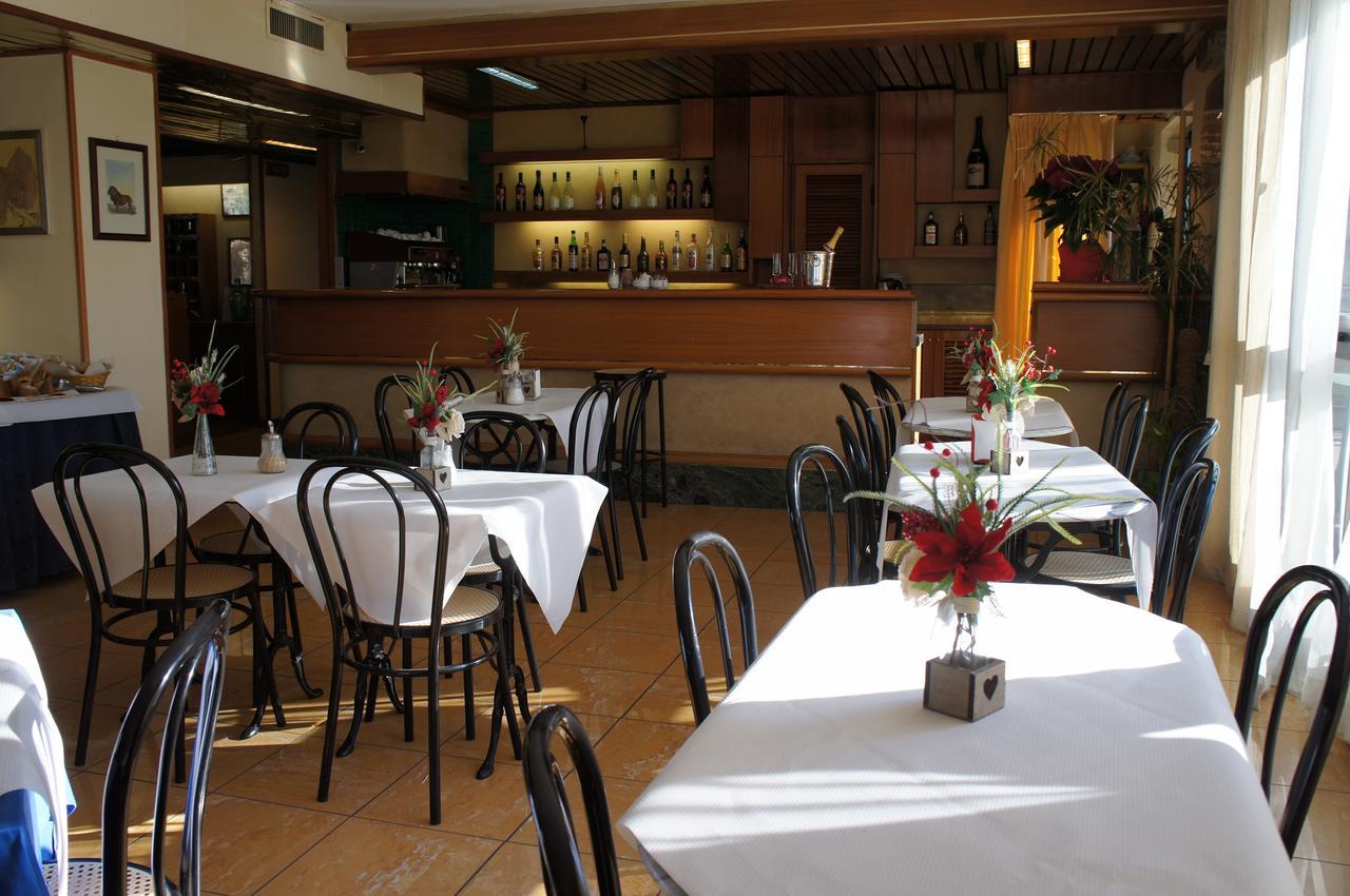 Hotel Albatros Calenzano Buitenkant foto
