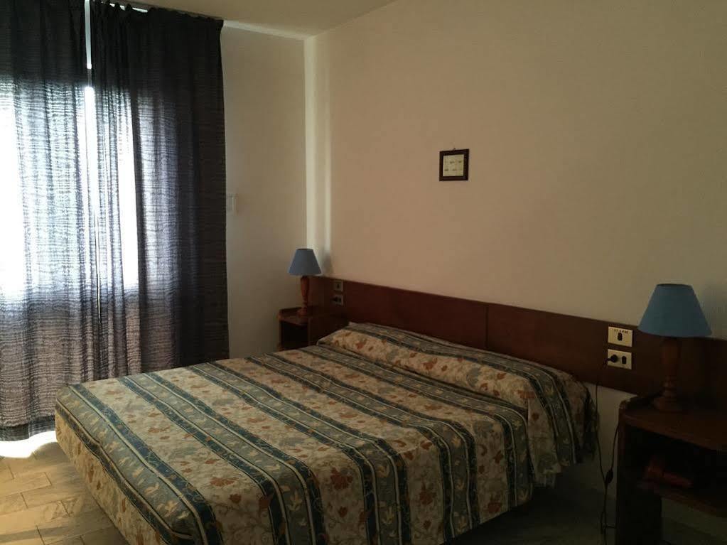 Hotel Albatros Calenzano Buitenkant foto